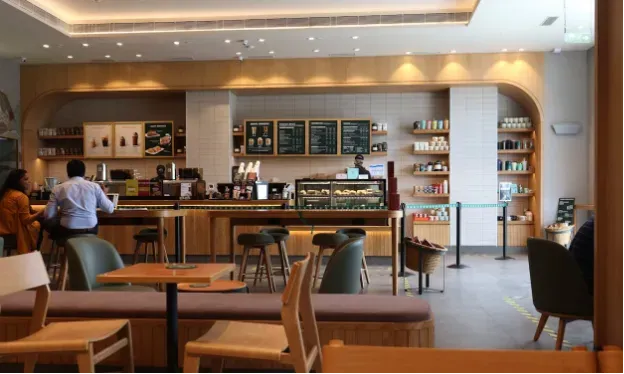 Mały stolik kawiarniany